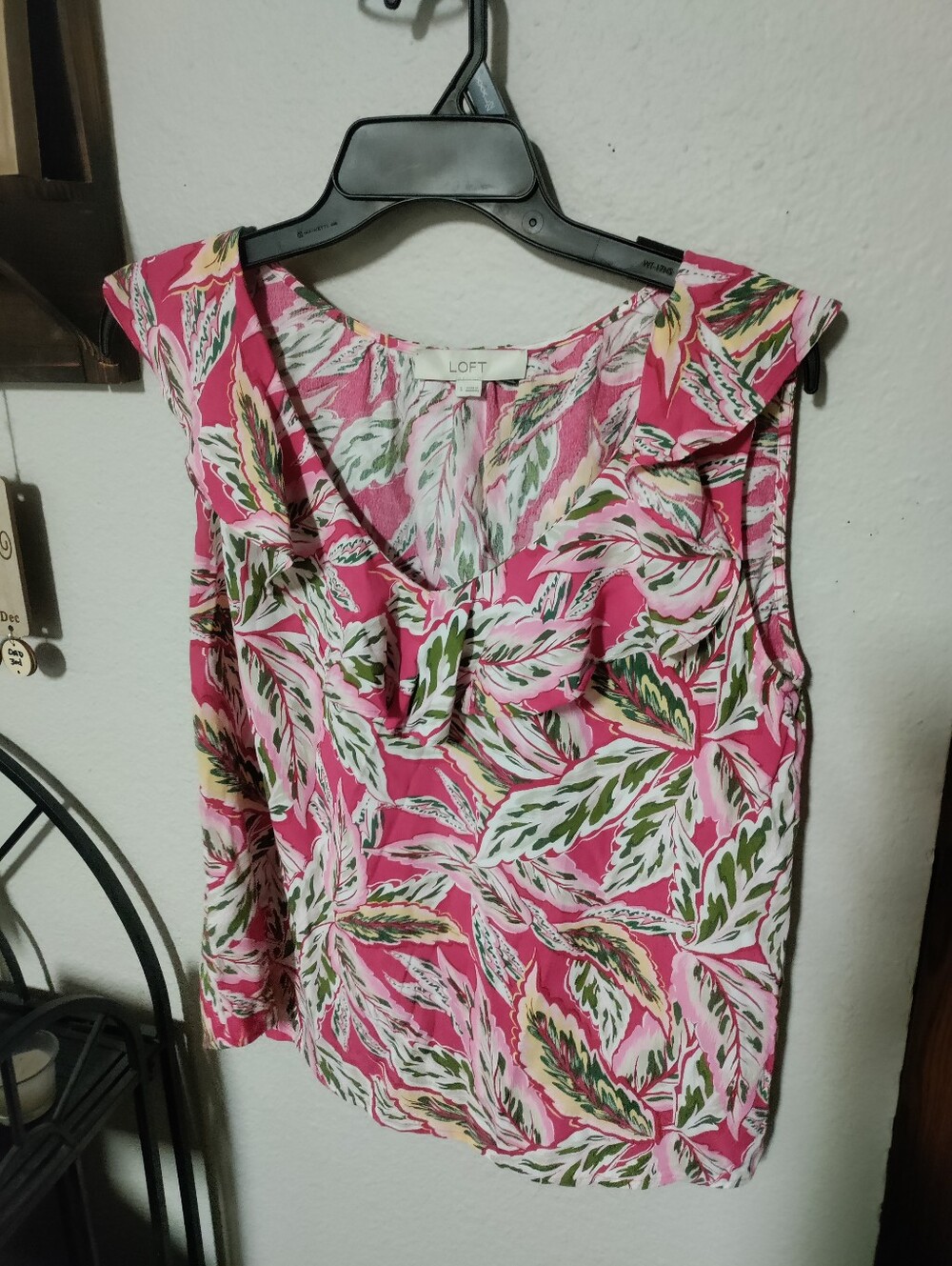 Loft Sleeveless Blouse Size Small